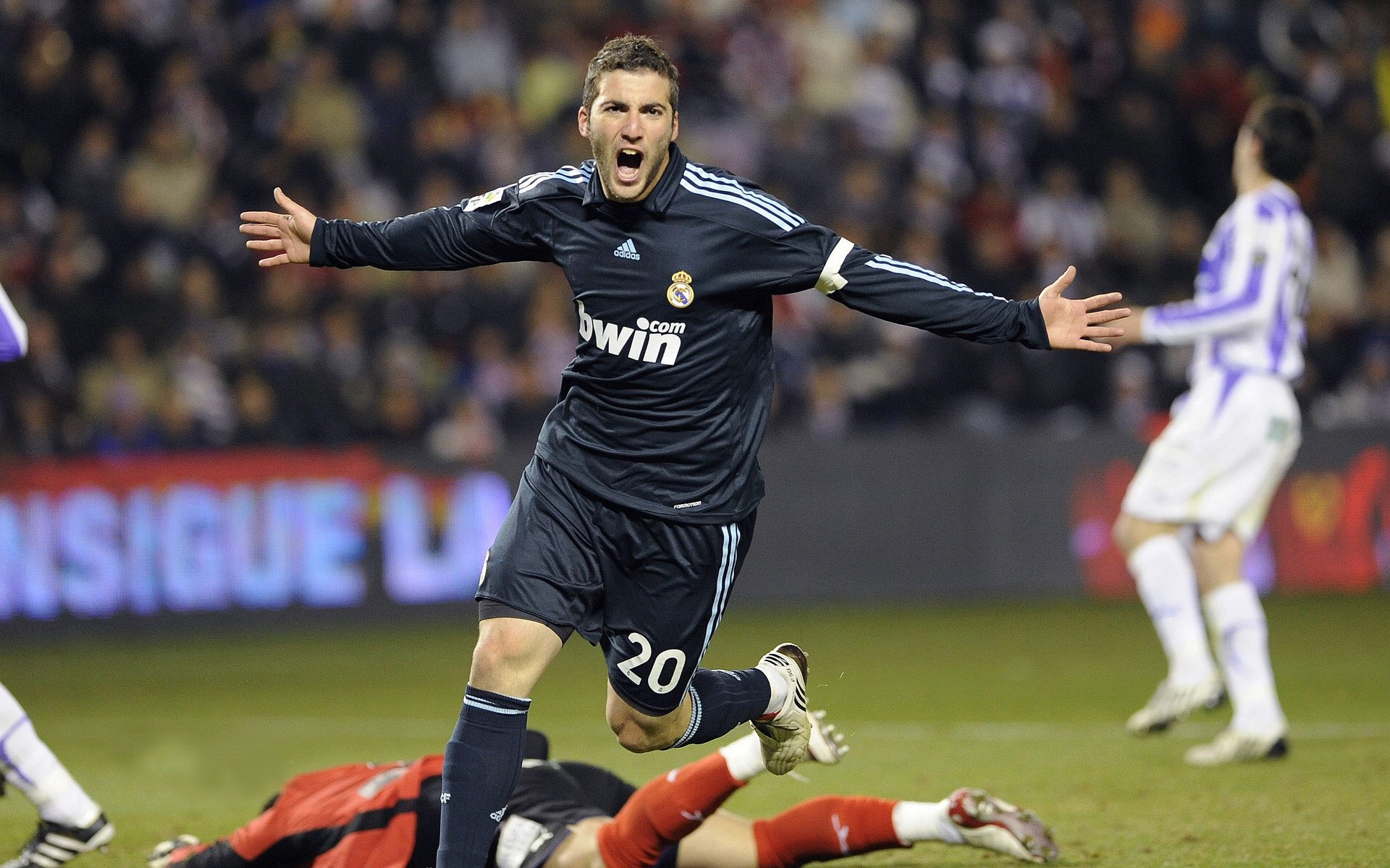 勇士队豪取16连胜，联盟领头羊无敌，勇士队的